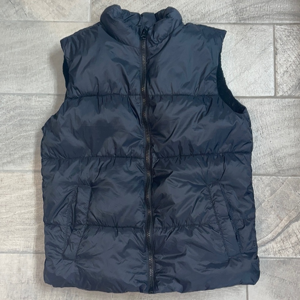Old Navy Black Puffer Vest, Boys Size XL (14-16)